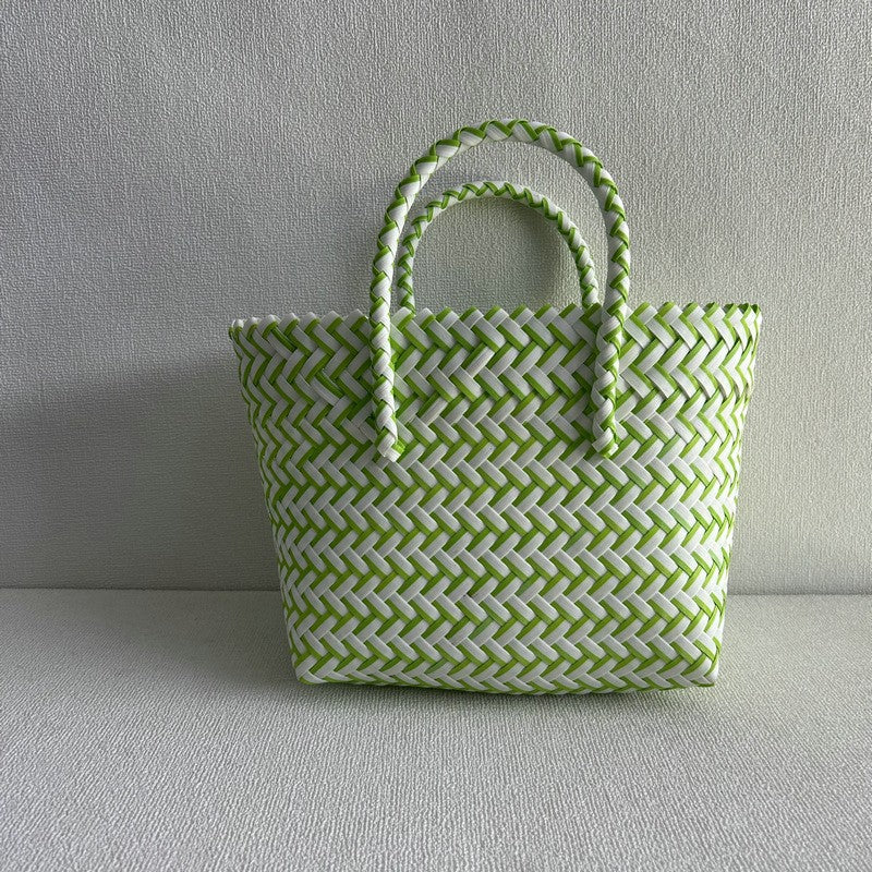Wholesale Straw and rattan retro spring and summer beach vacation shoulder handbag